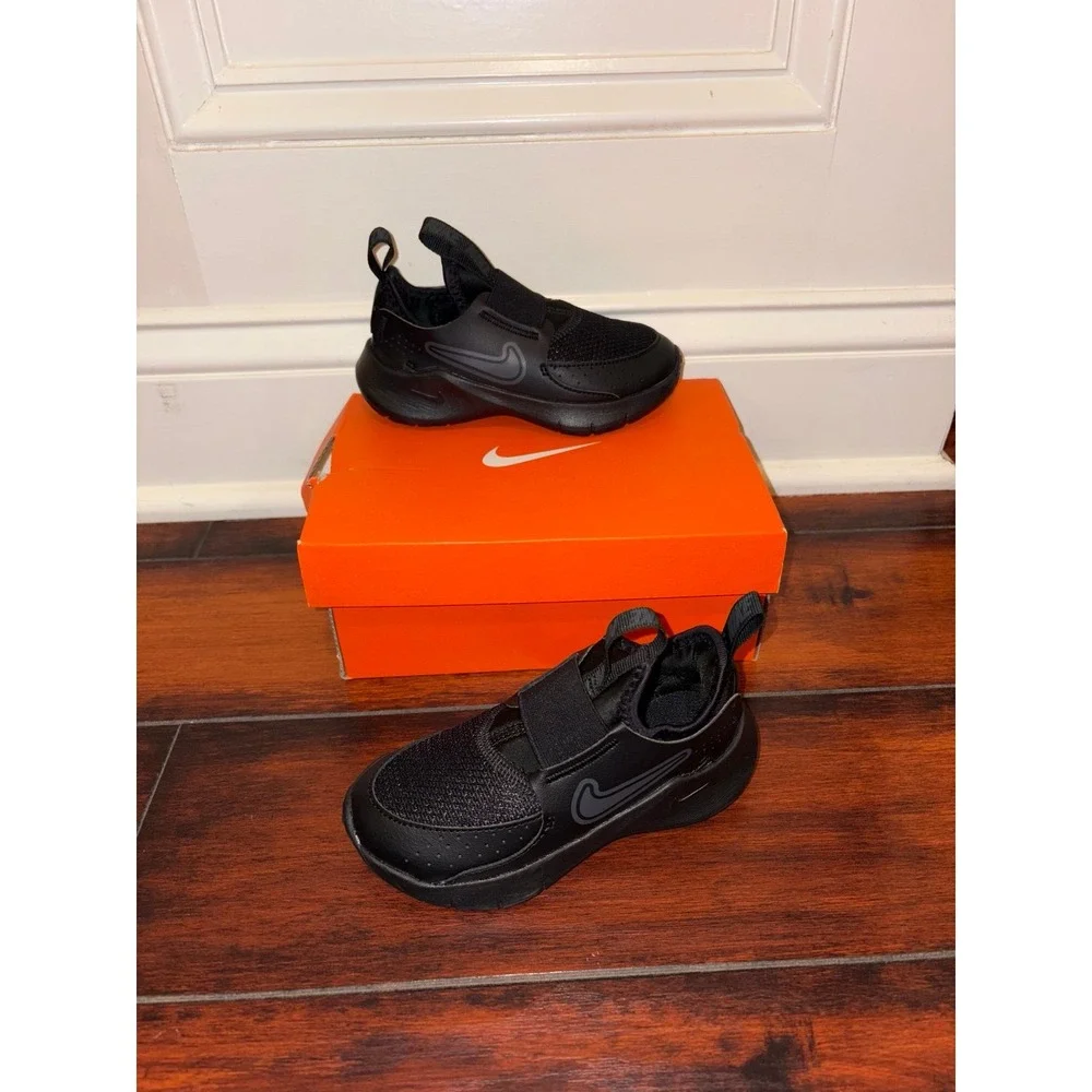 New‎ Nike Kids' Grade School Flex Runner 3 Shoes Size little kids 9 Retail $75